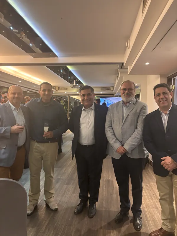 Encuentro con colegas del sector